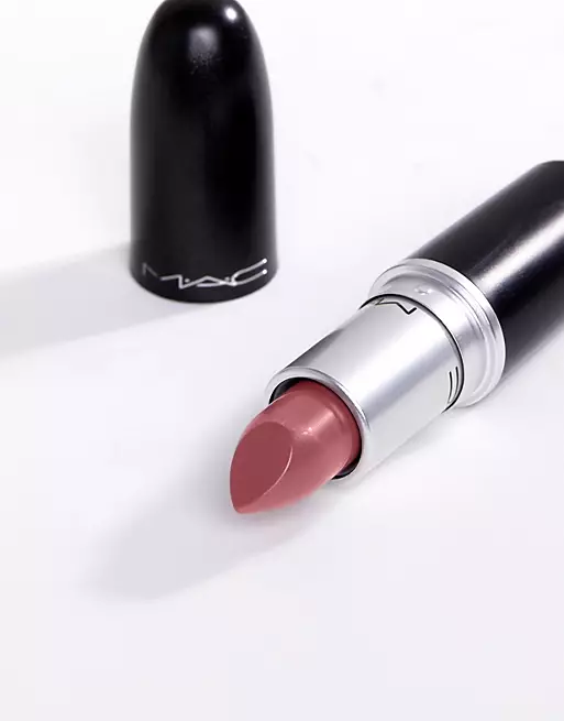 Губная помада Matte Lipstick