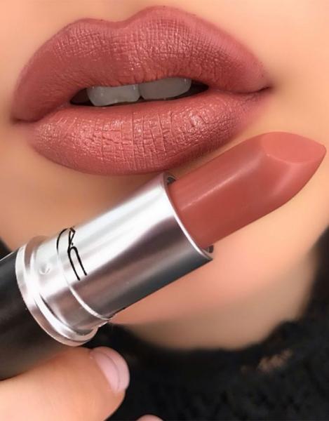 Губная помада Matte Lipstick